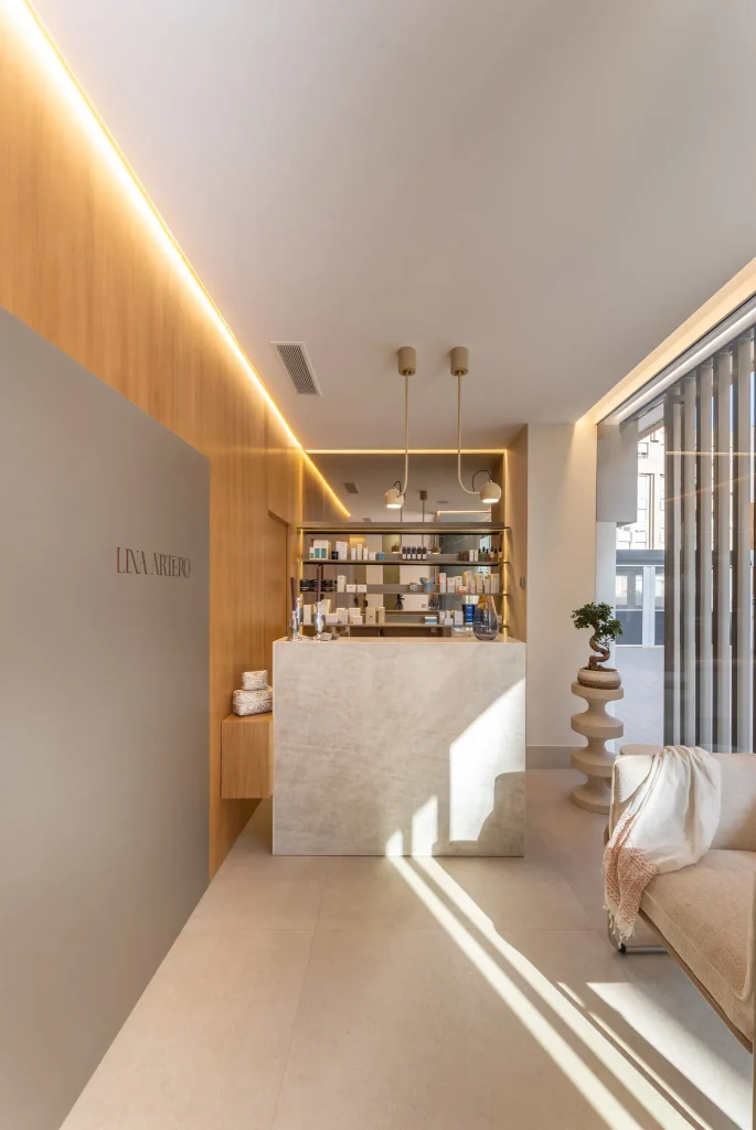 Reportaje de fotografía de interiorismo y arquitectura para el centro de estética Lina Artero en Lorca por José Filemón fotografía Murcia.